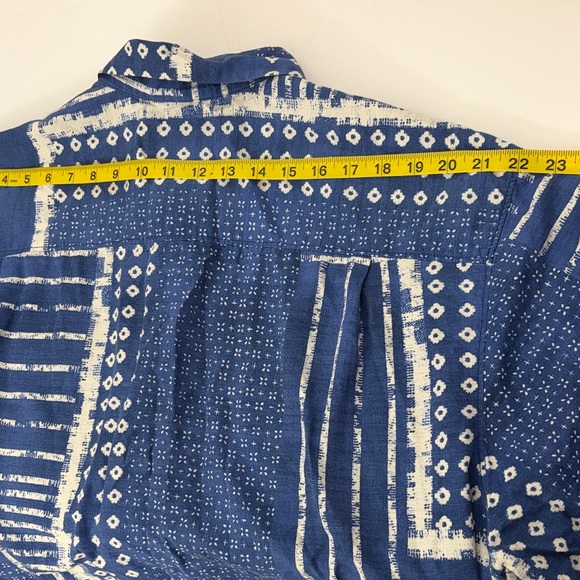 Tommy Bahama Blue and White Patterned Shirt Size - 1XB - Picture 7 of 10